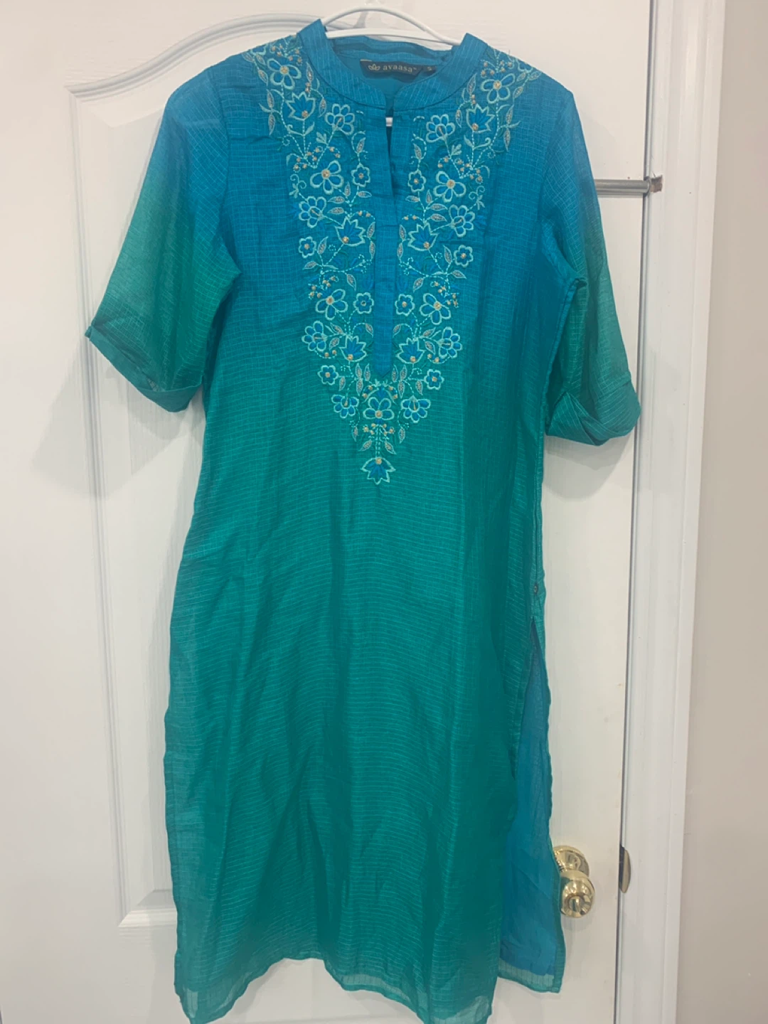 Avaasa Blue and Teal Embroidered Kurti - Size S - photo 2