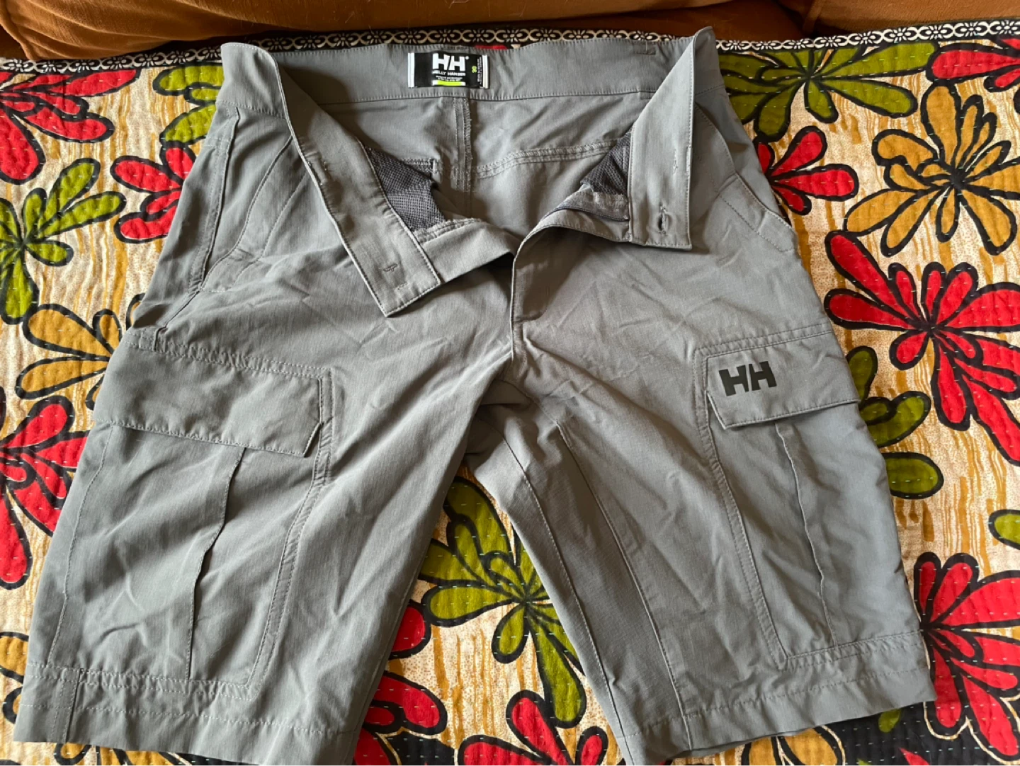 Men’s Helly Hansen 11” cargo shorts