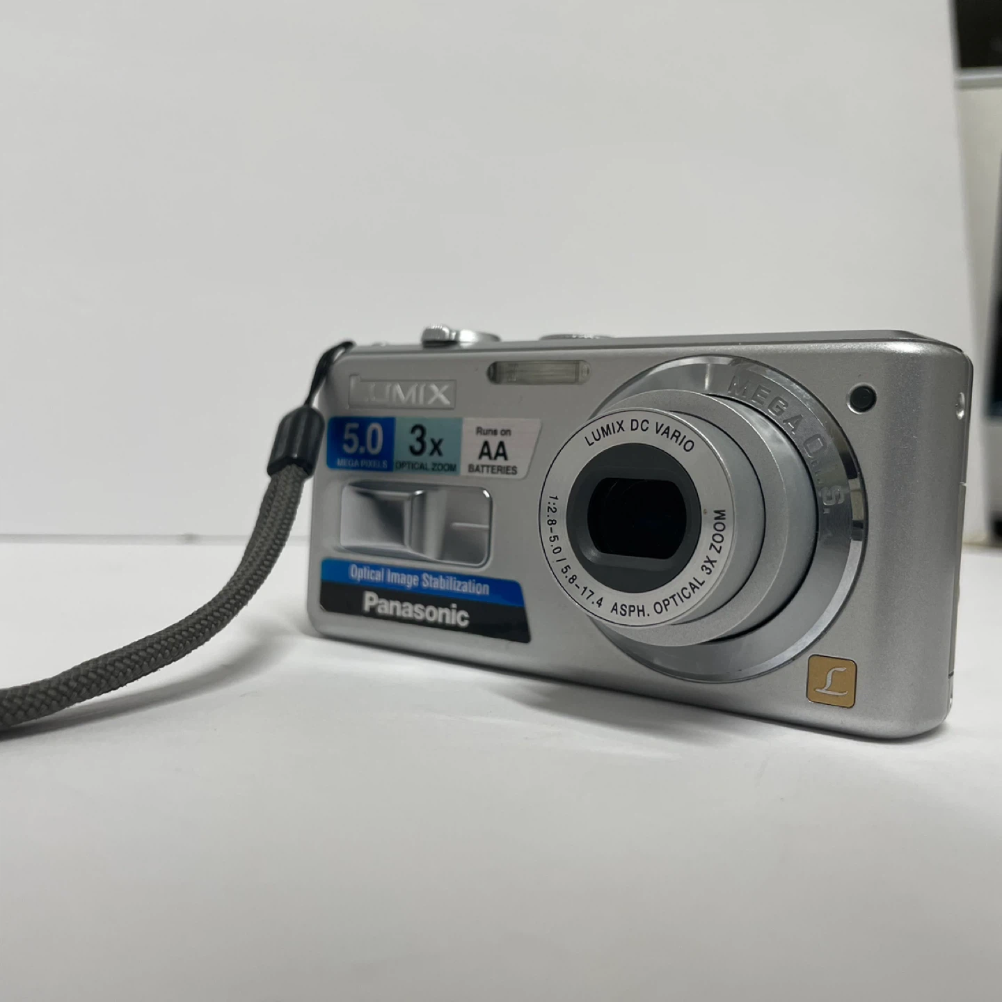 Panasonic Lumix DMC-LS2 Digital Camera