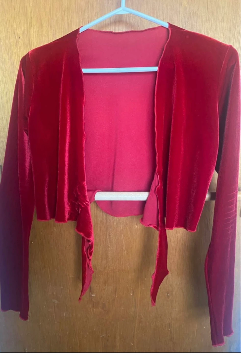 🌱  DressWright On Ice Red Velvet Skating Bolero - Youth Size 12 - photo 3