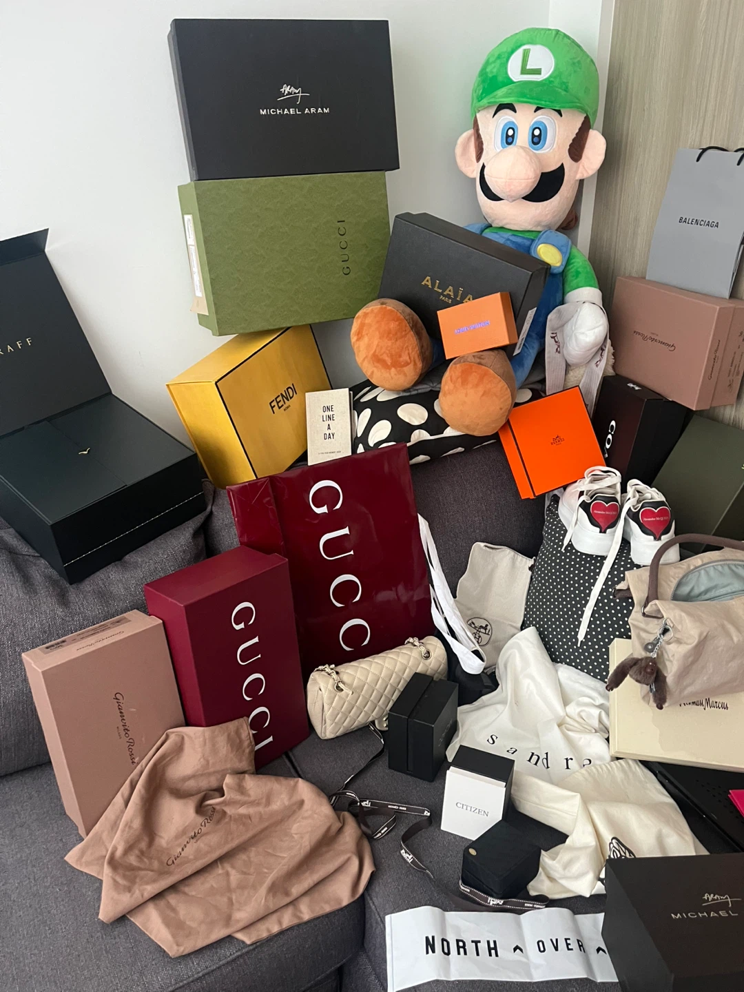 🌱 Assorted Luxury Brand Shopping Bags 🌱 and Boxes - photo 2