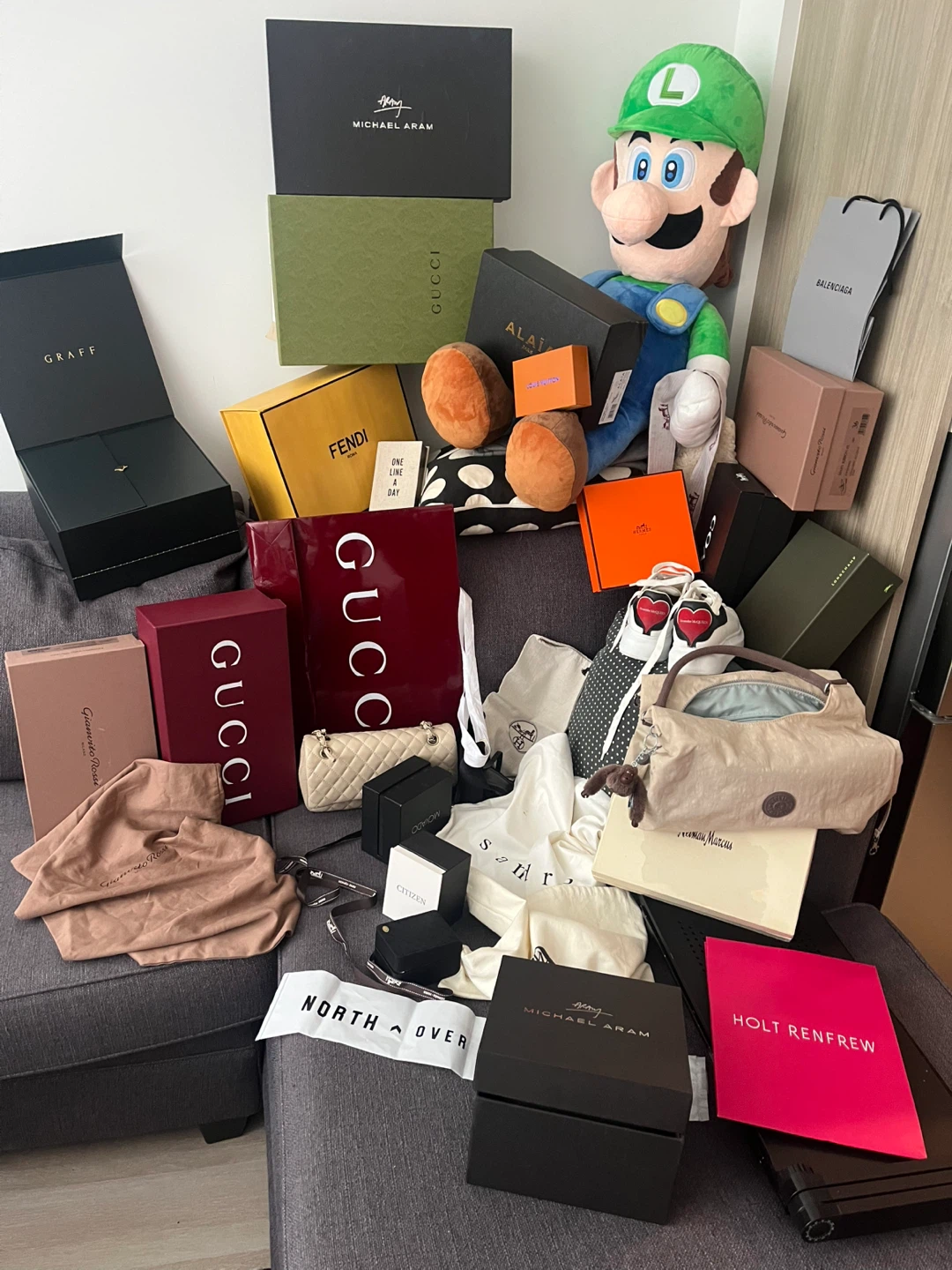 🌱 Assorted Luxury Brand Shopping Bags 🌱 and Boxes - photo 3