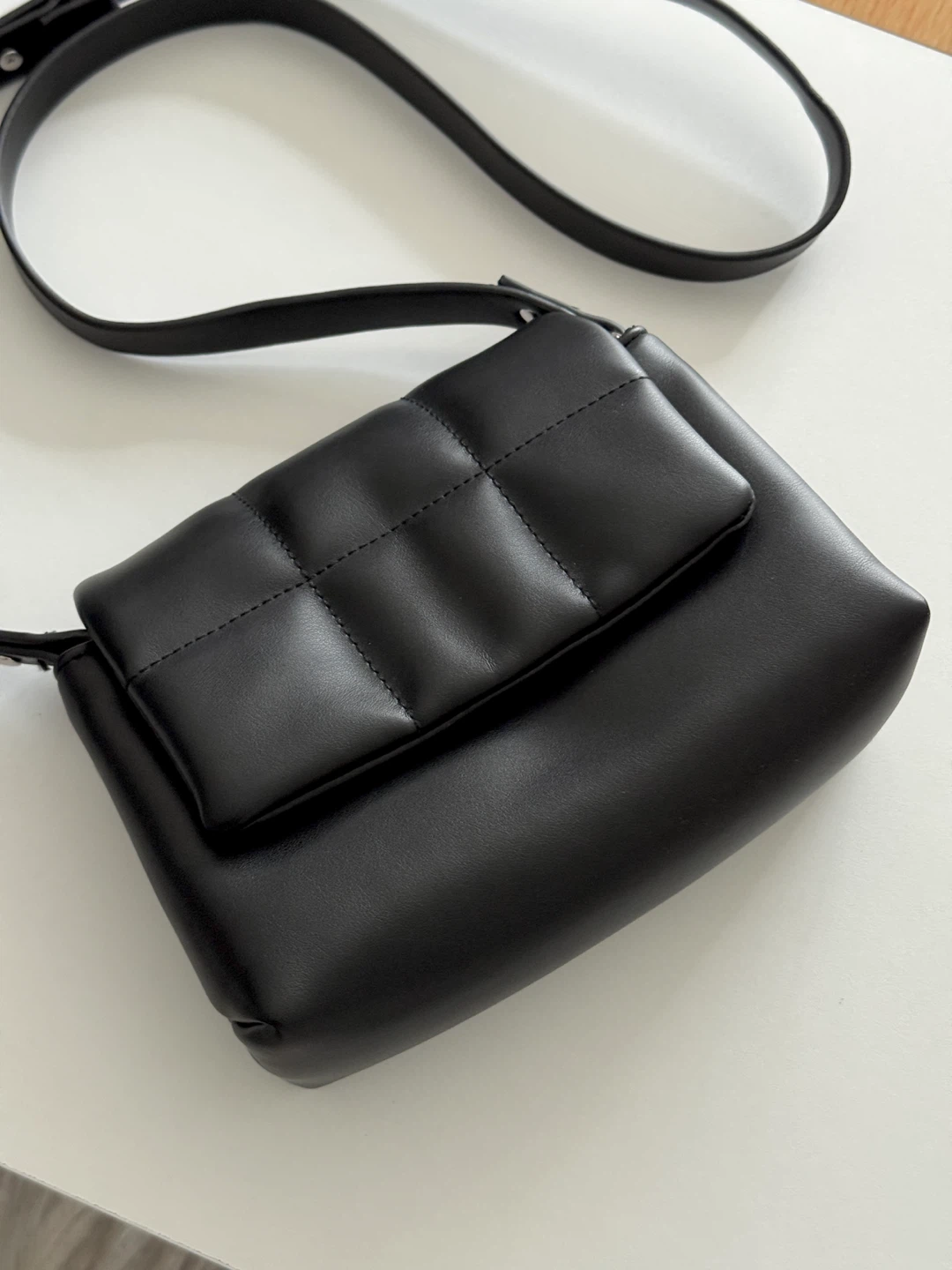 C&A Black Faux Leather Crossbody Bag - photo 2