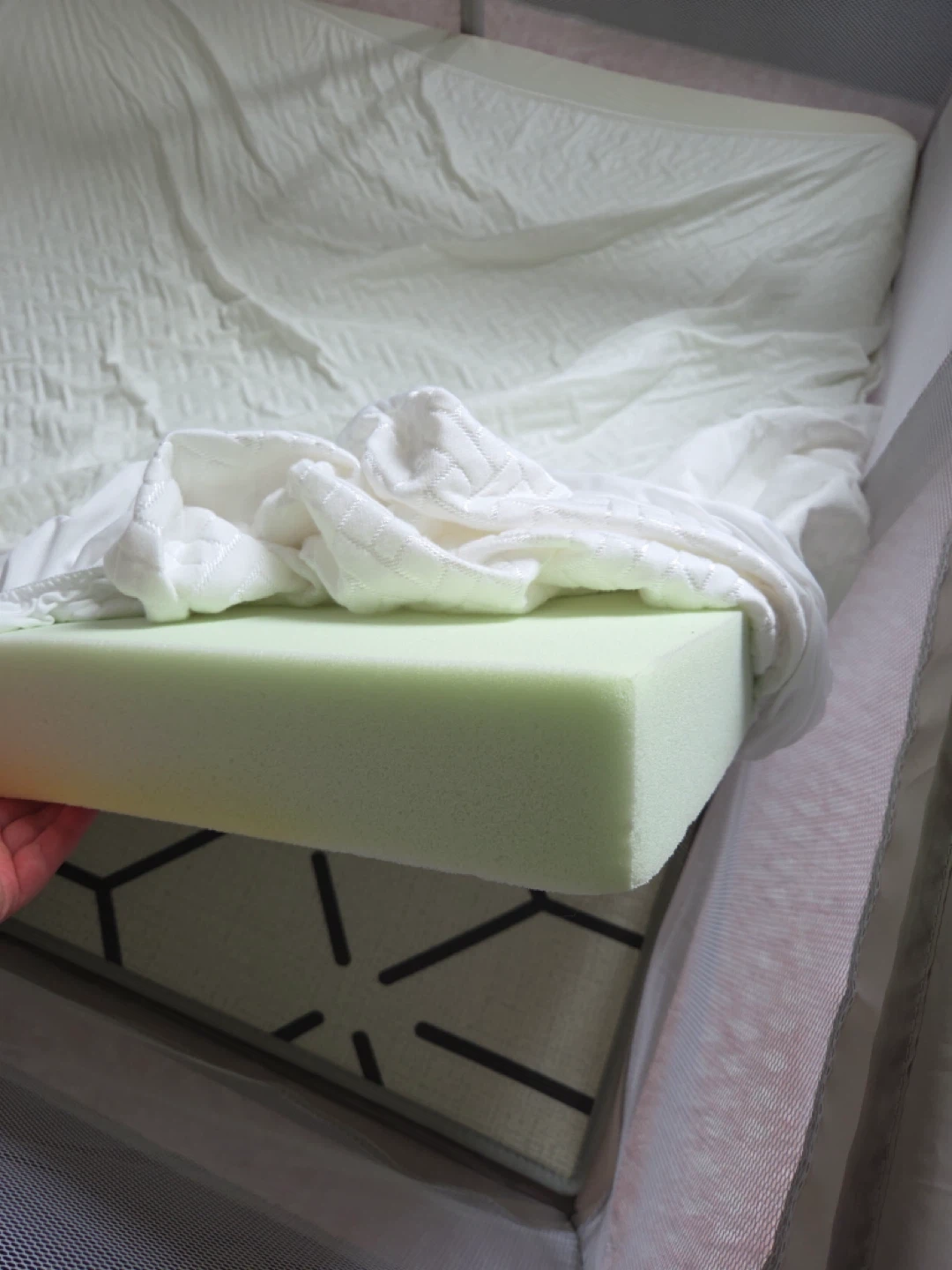 Playpen / Bed with Mattress - photo 2