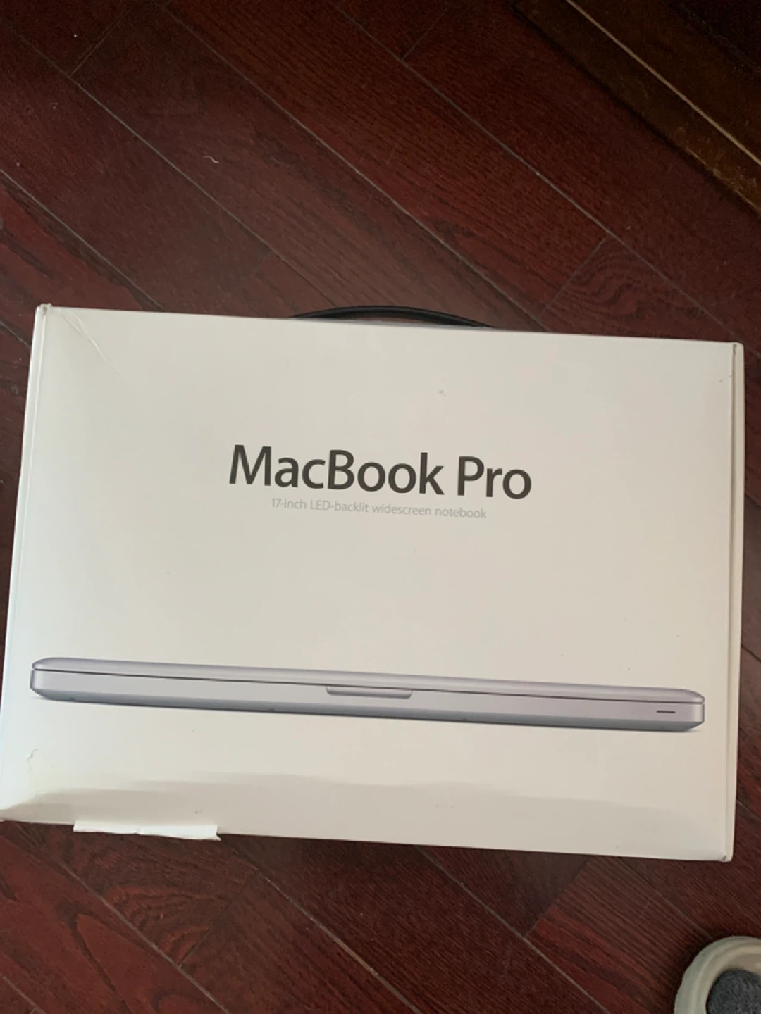 Apple MacBook Pro 17-inch LED-backlit notebook - photo 2
