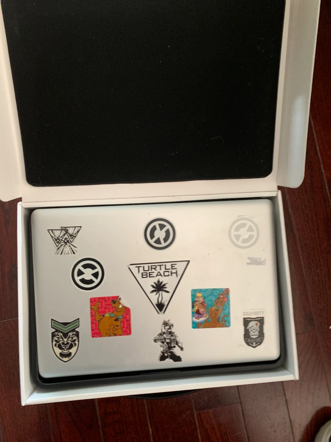 Apple MacBook Pro 17-inch LED-backlit notebook