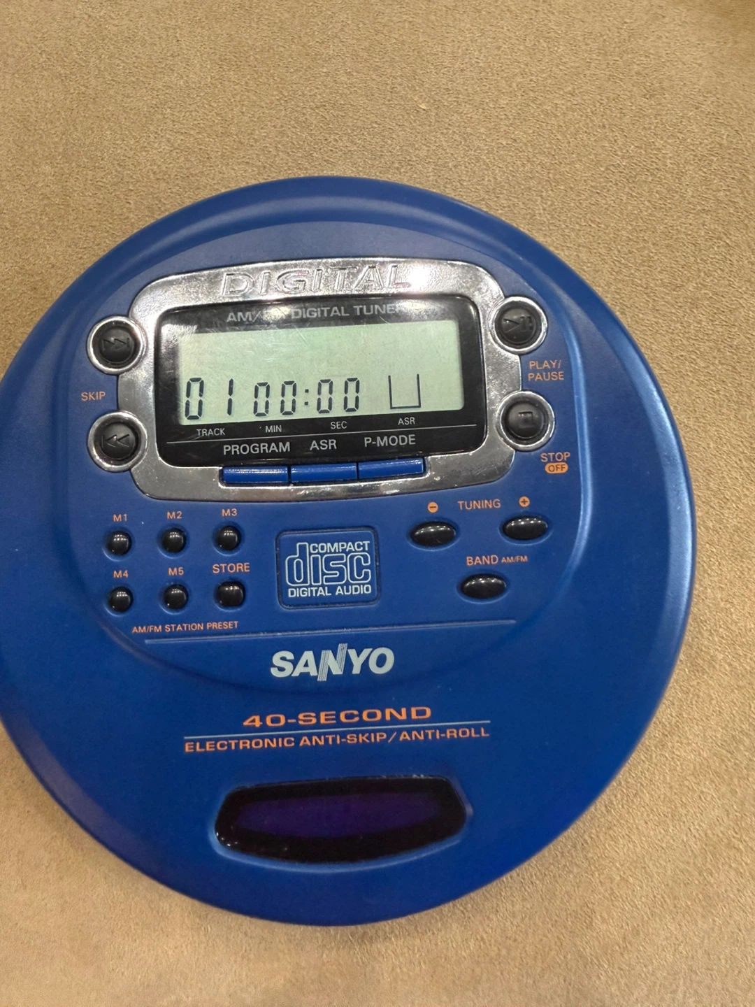 Sanyo CDP440 Portable AM/FM CD Player Radio
