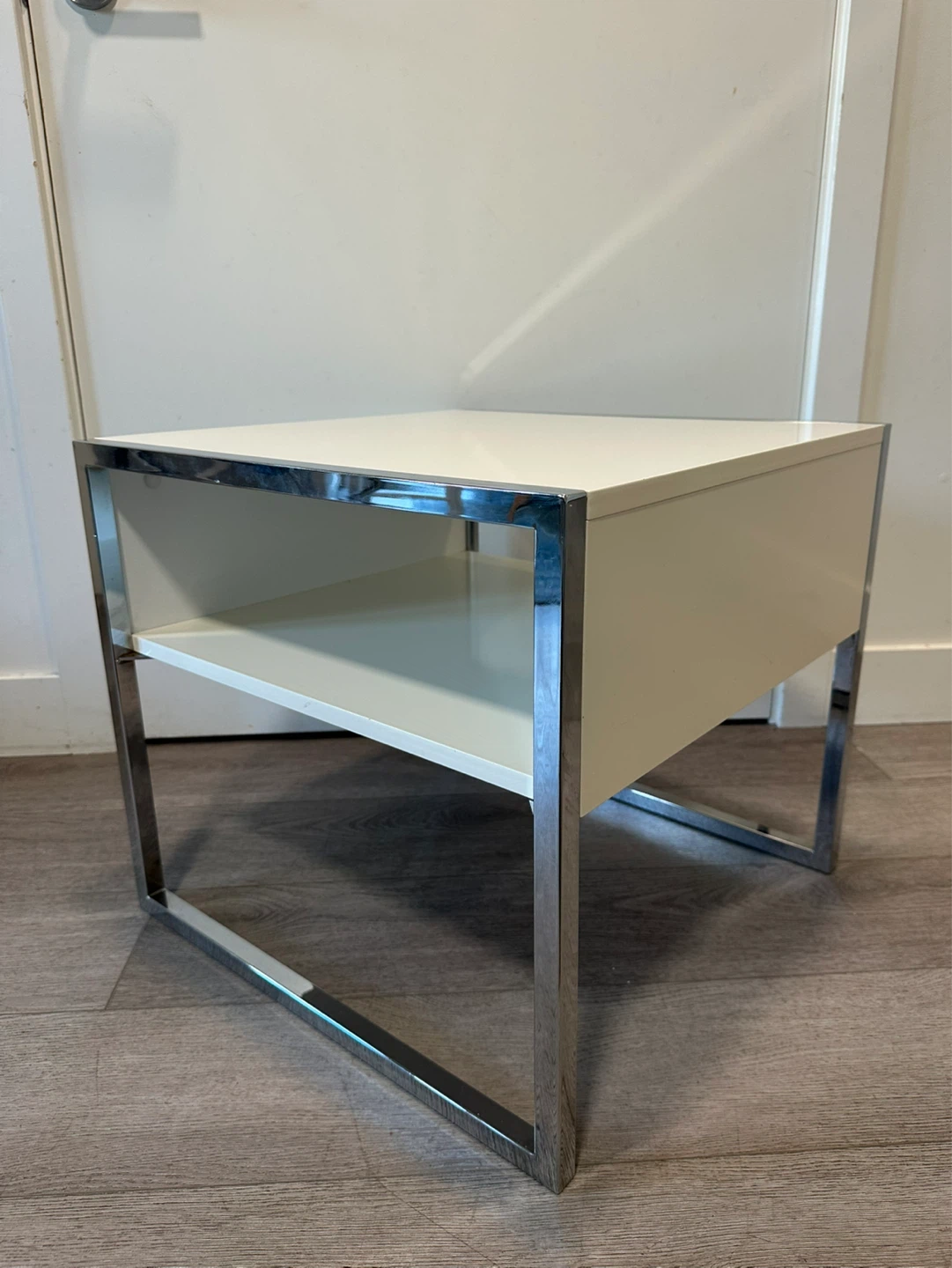 White like new Nightstand - photo 3