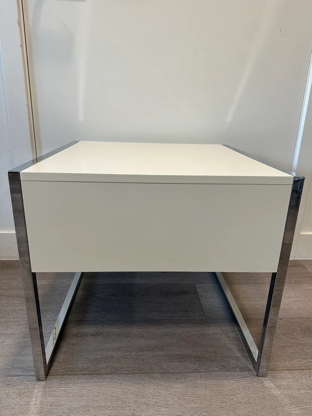 White like new Nightstand - photo 2
