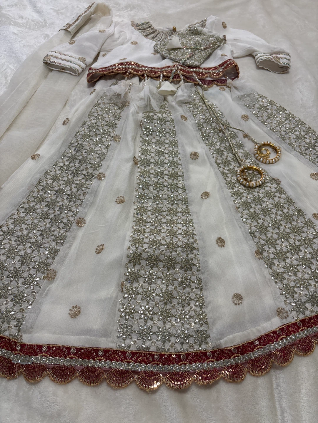 White Embroidered Indian Dress with Dupatta and Bag - photo 3