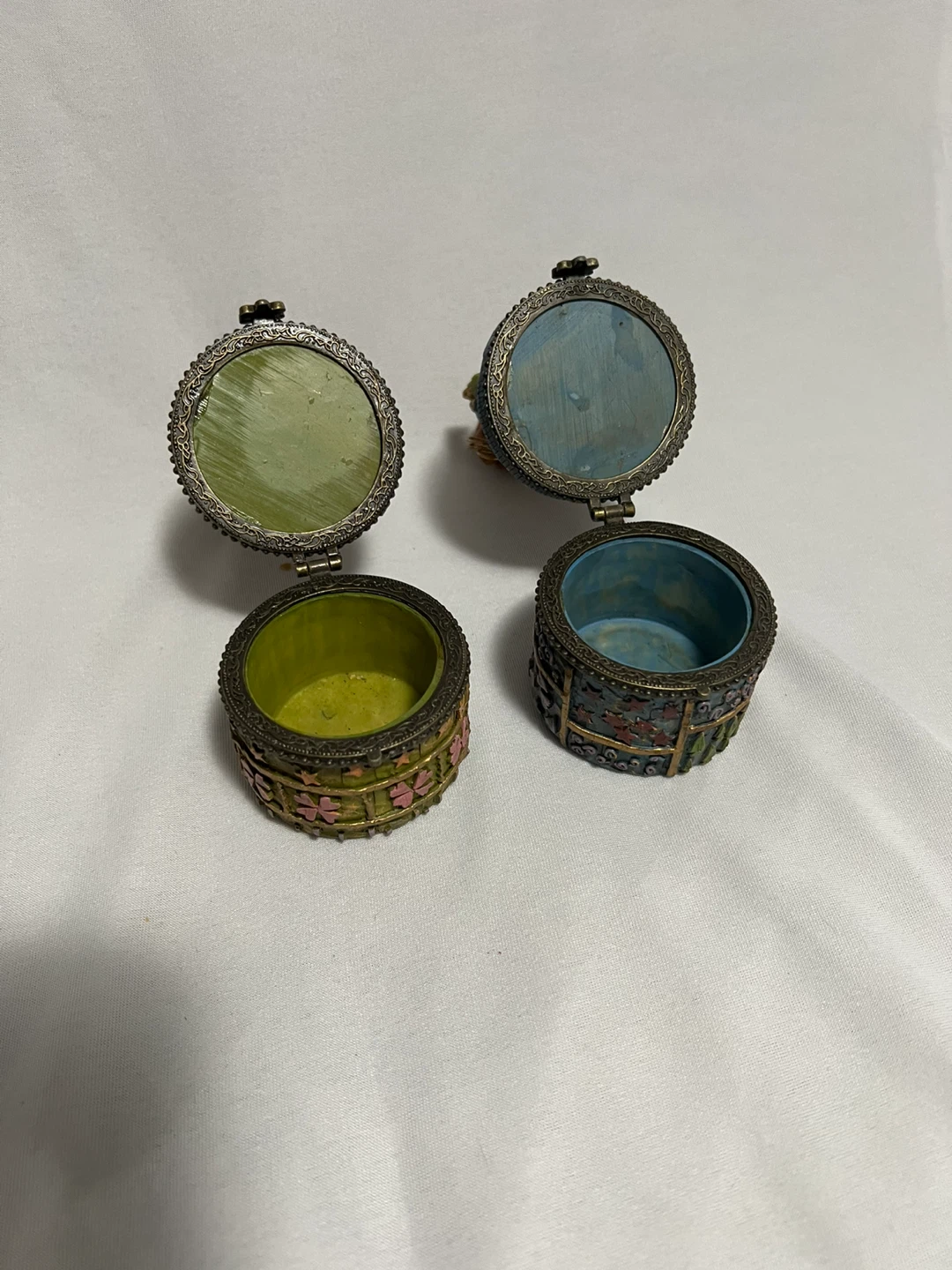 2 Vintage Resin Angel Trinket Boxes - photo 2