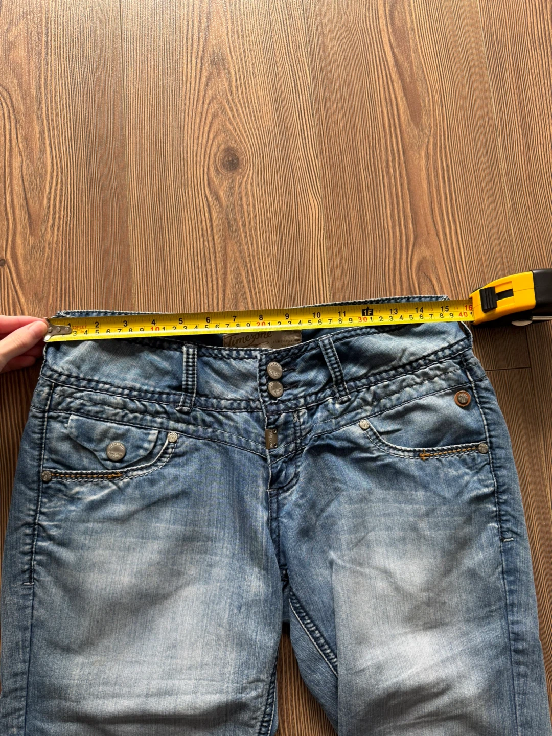 Low Waisted Denim Capris | Size Small - photo 3