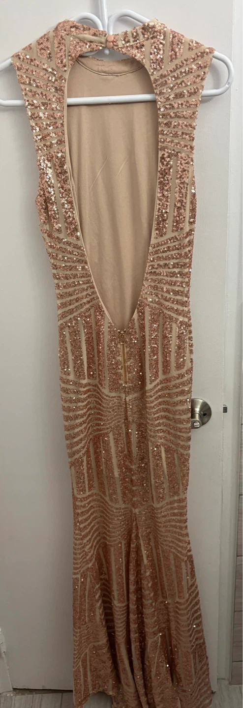 L'ATISTE BY AMY Rose Gold Sequin Maxi Dress Size M - photo 3