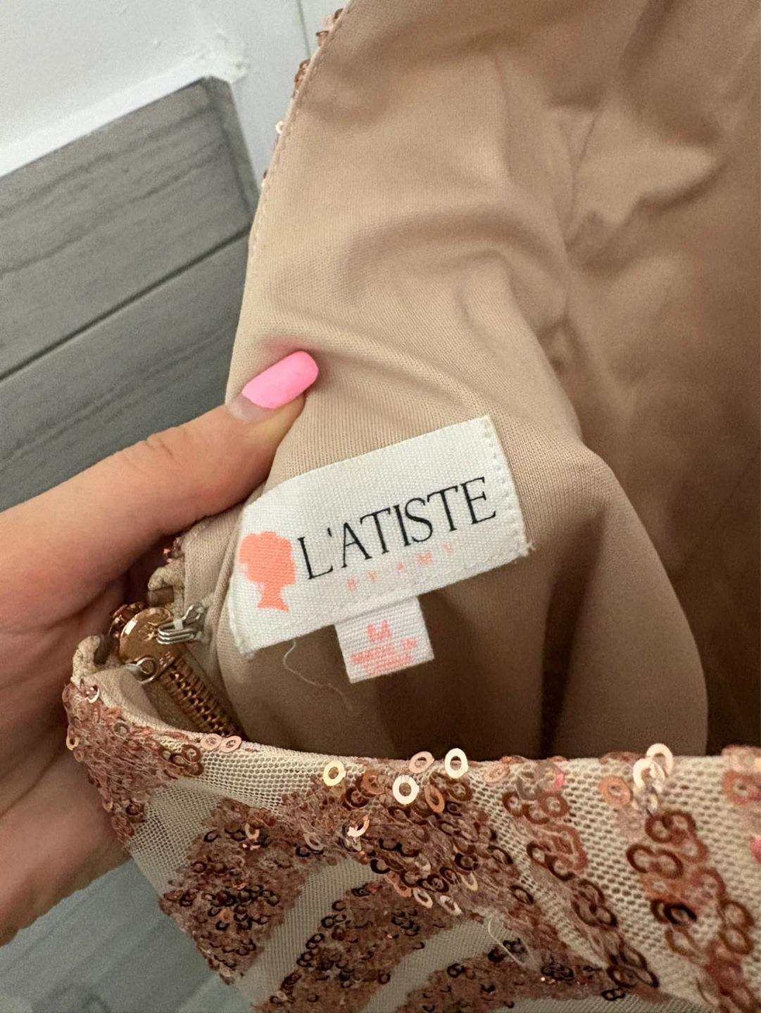L'ATISTE BY AMY Rose Gold Sequin Maxi Dress Size M - photo 4