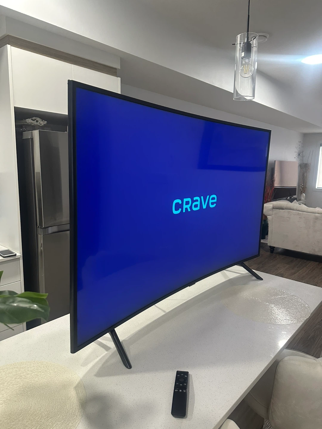 55-inch Samsung CURVED UHD 4K Smart TV – Like New Condition - photo 2