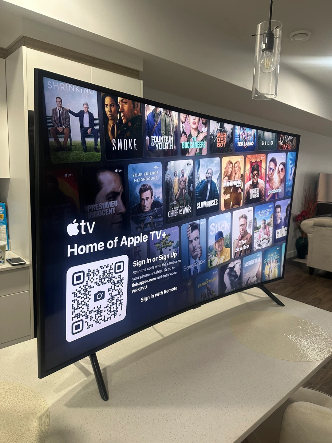 55-inch Samsung CURVED UHD 4K Smart TV – Like New Condition - photo 5