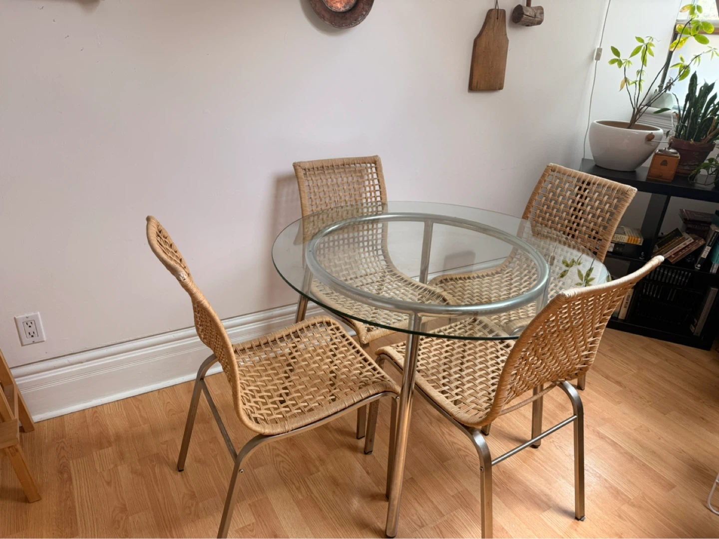 Glass Top Dining Table with 4 Wicker Chairs - photo 3