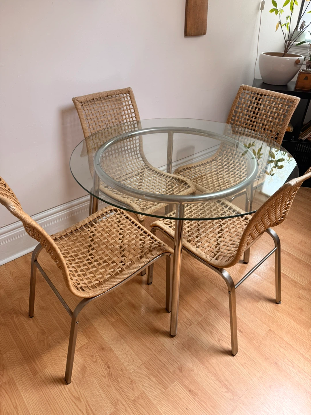Glass Top Dining Table with 4 Wicker Chairs