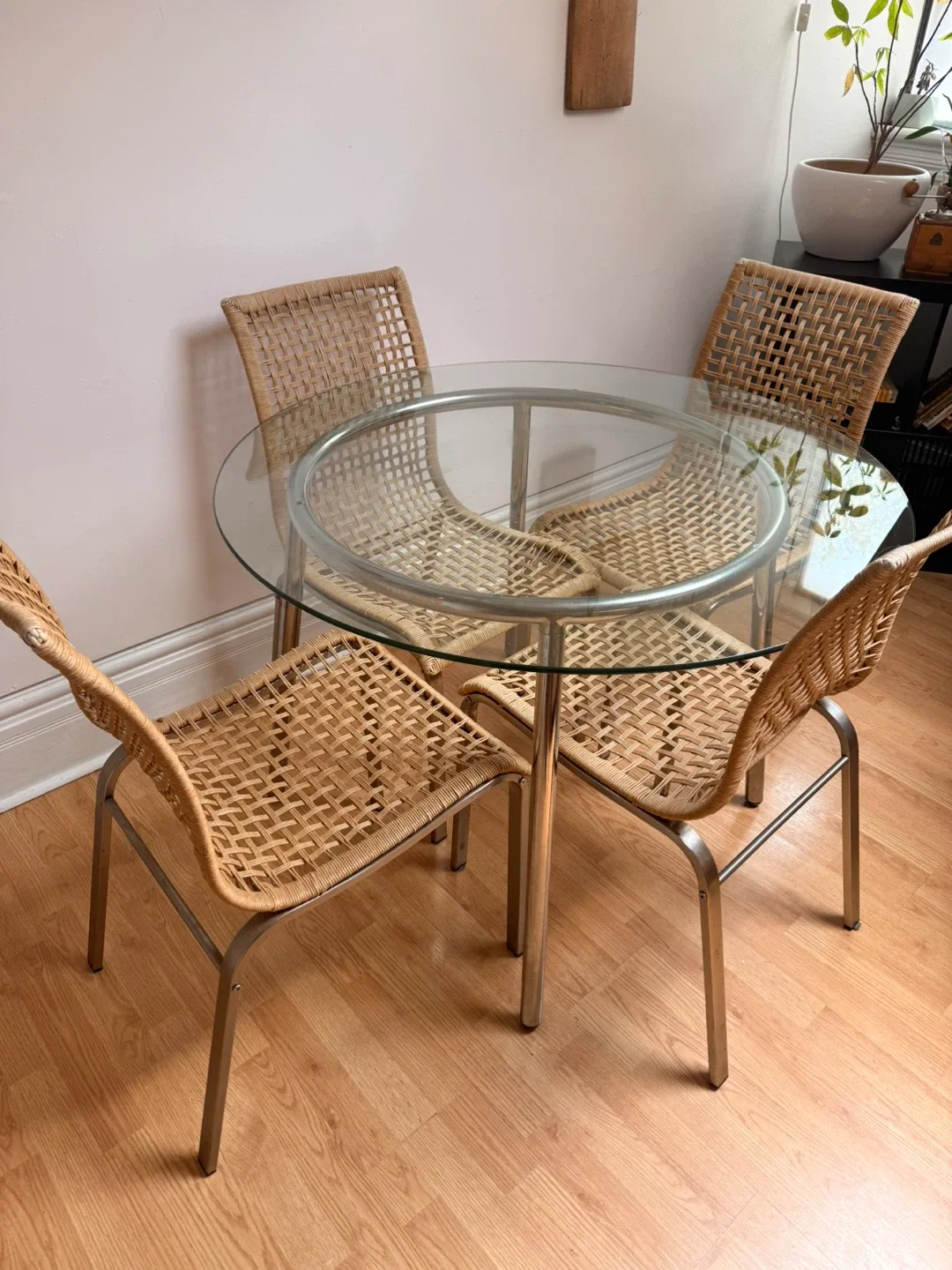 Glass Top Dining Table with 4 Wicker Chairs