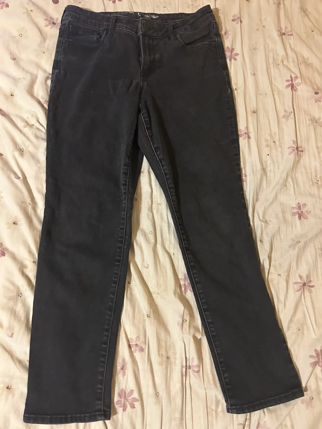 Old Navy Mid-Rise Slim Straight Jeans Size 6 Short