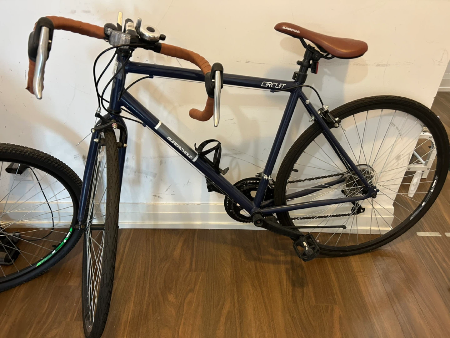 Road bike: Supercycle Circuit Bicycle
