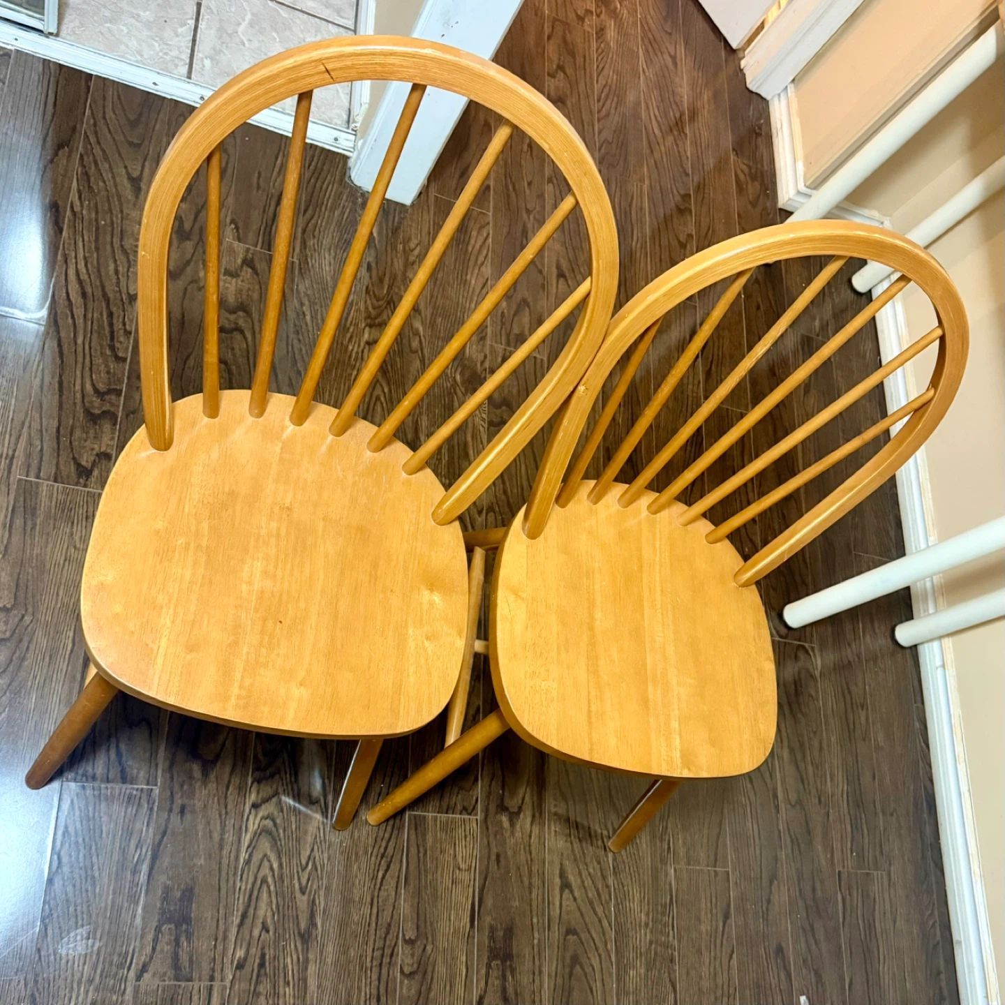 Two Wooden Spindle Back Dining Chairs 🌱 - photo 2