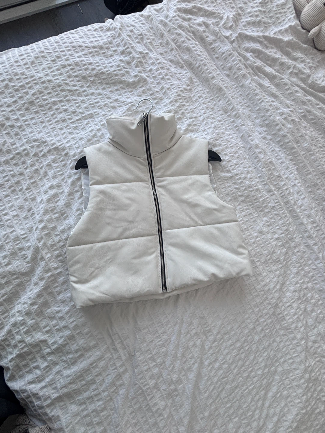 White Puffer Vest - photo 2