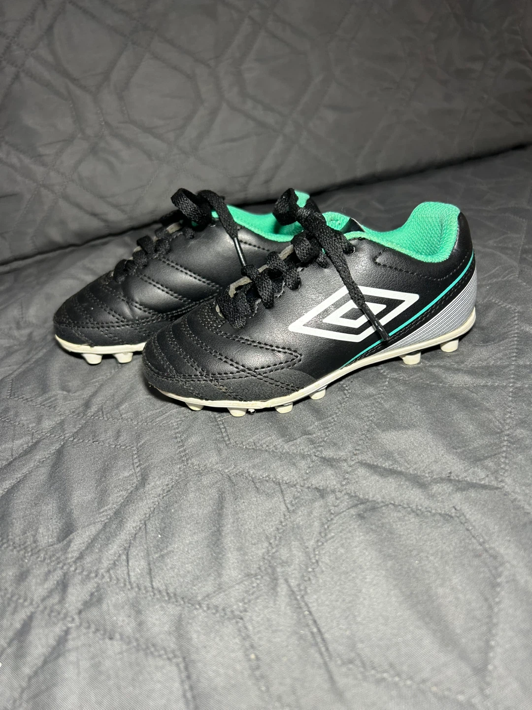 Umbro Classico VI HG Soccer Cleats Black/White/Marine Green