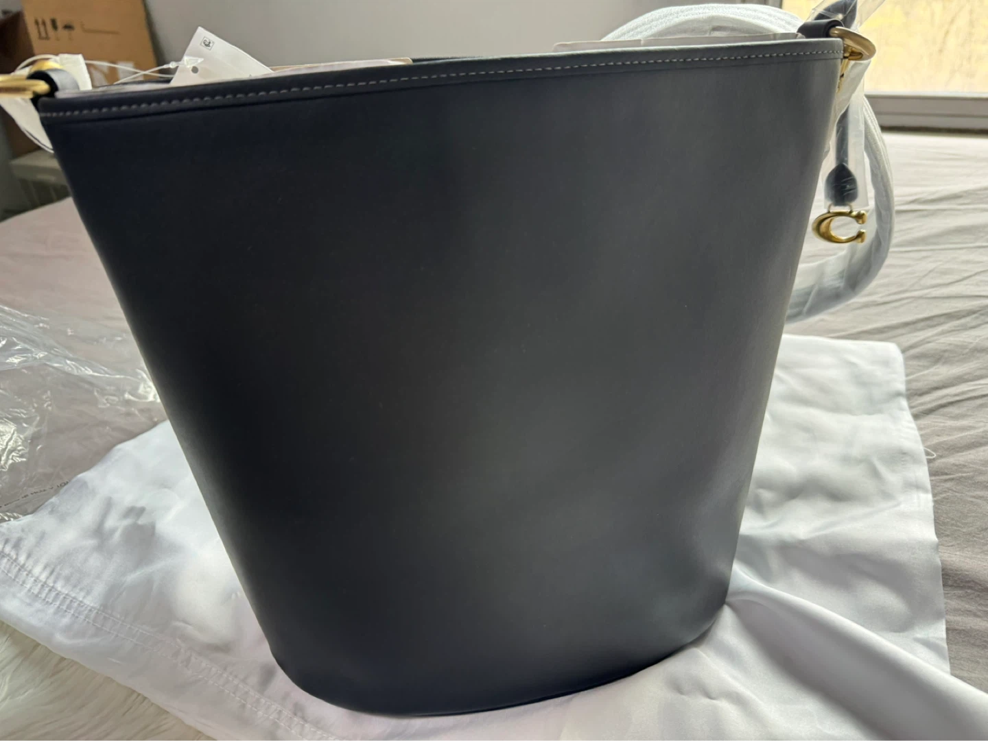 Coach Glovetanned Leather Bucket Bag in Black - photo 2