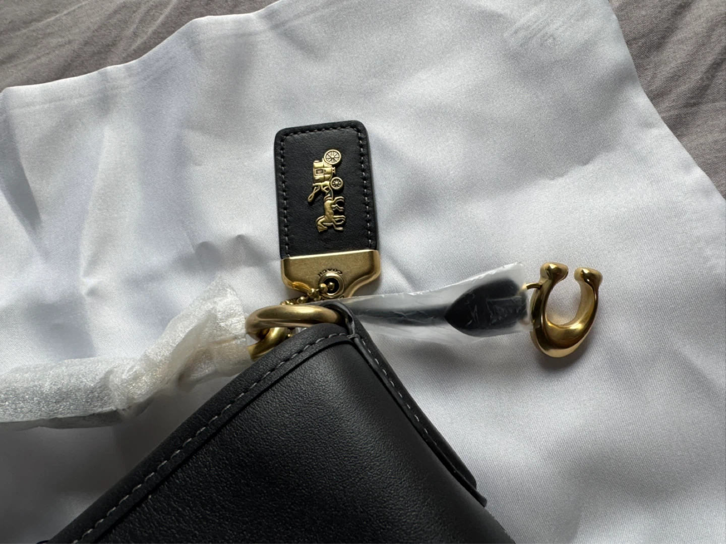 Coach Glovetanned Leather Bucket Bag in Black - photo 3