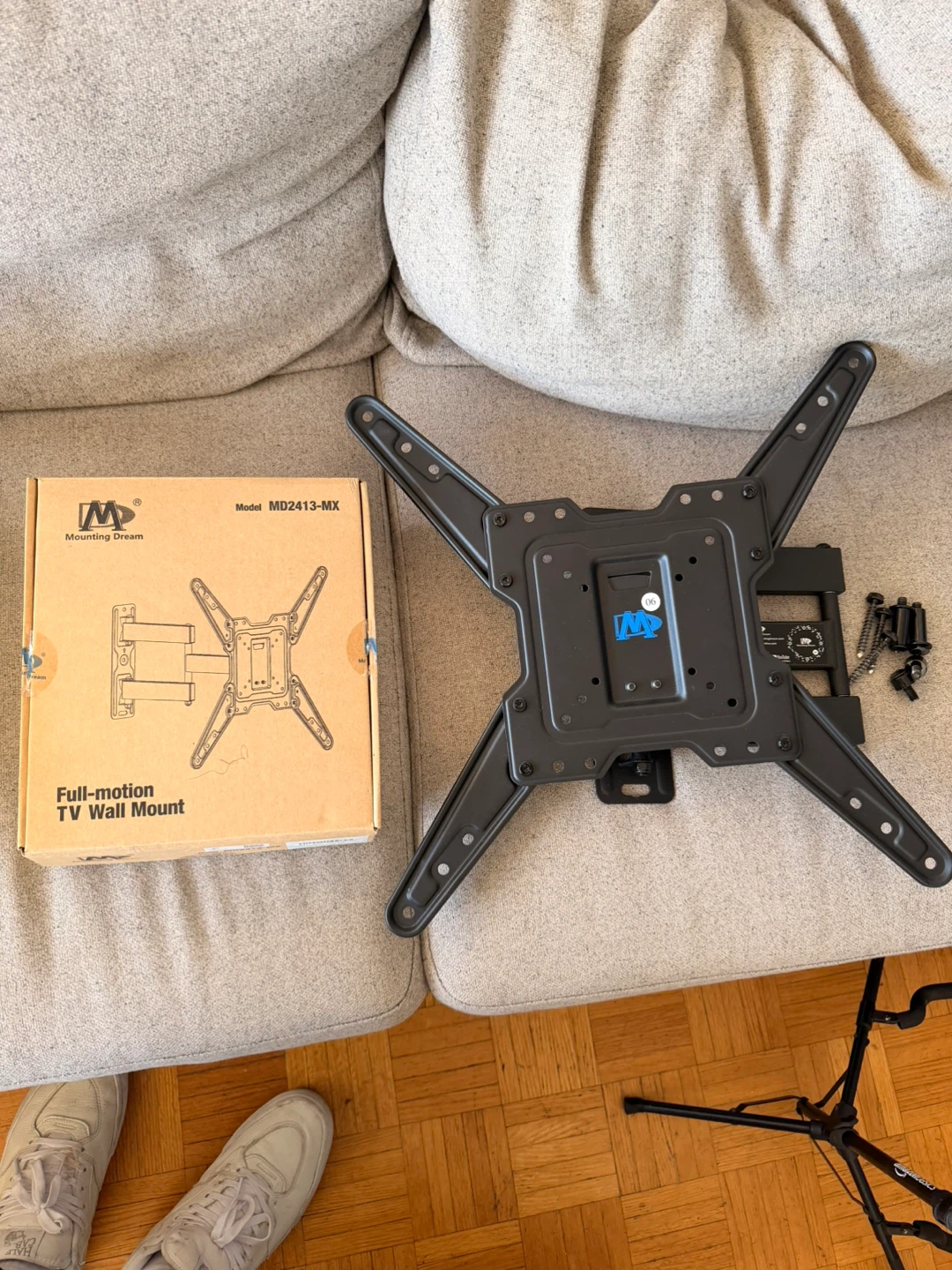 Mounting Dream Full-Motion TV Wall Mount MD2413-MX