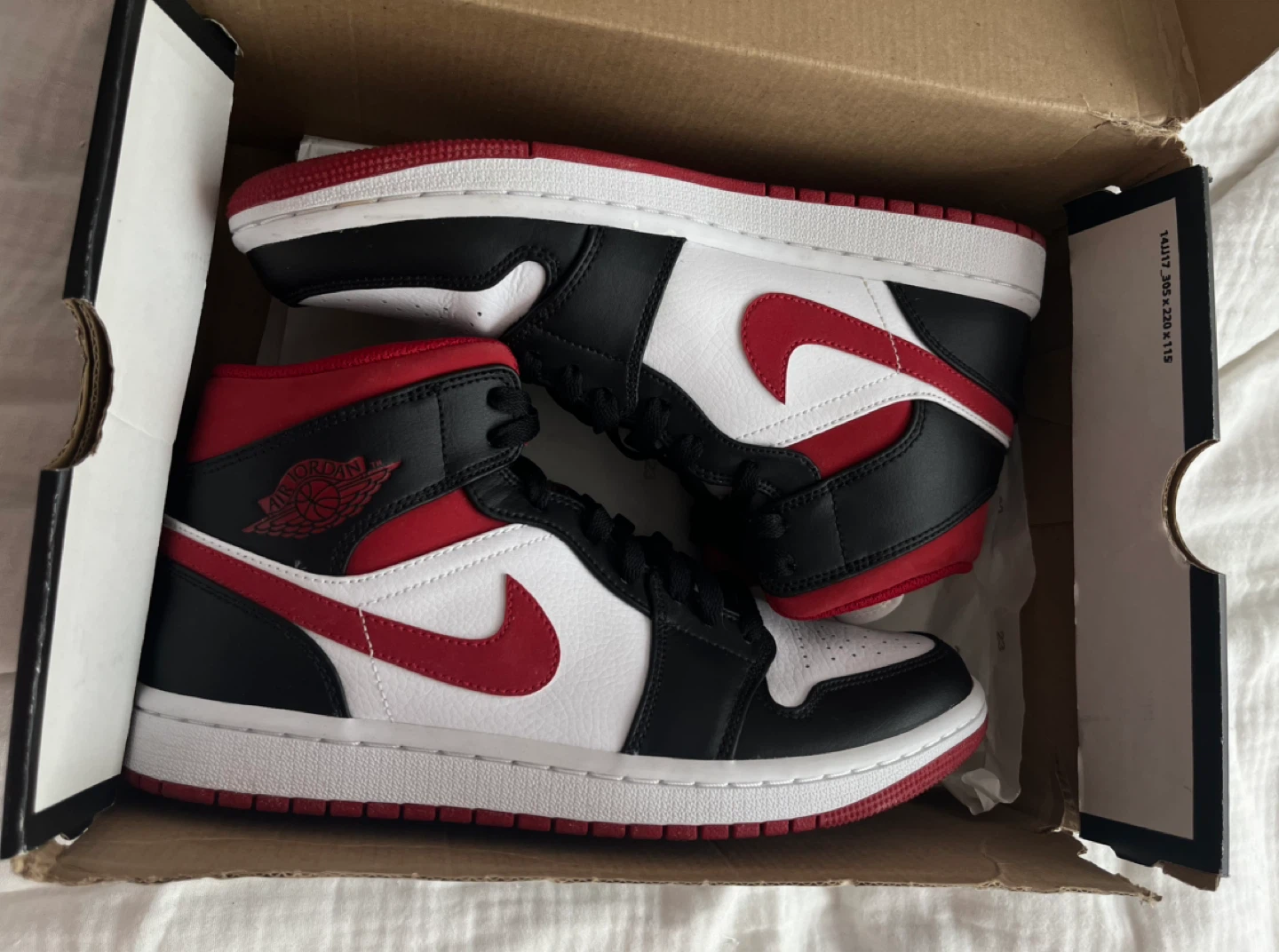 Air Jordan 1 Mid - photo 2