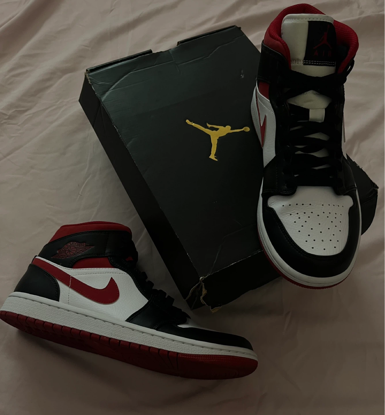 Air Jordan 1 Mid