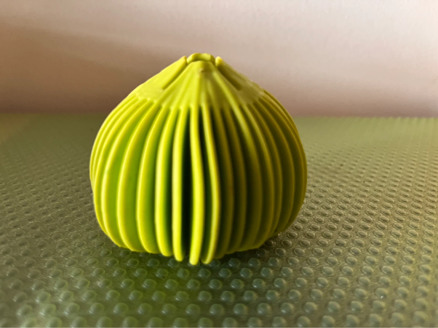 Garlic peeler