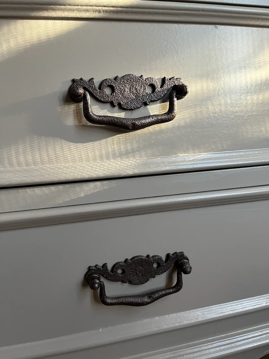Gorgeous Refinished Rustic Dresser - 5 Drawers - photo 4