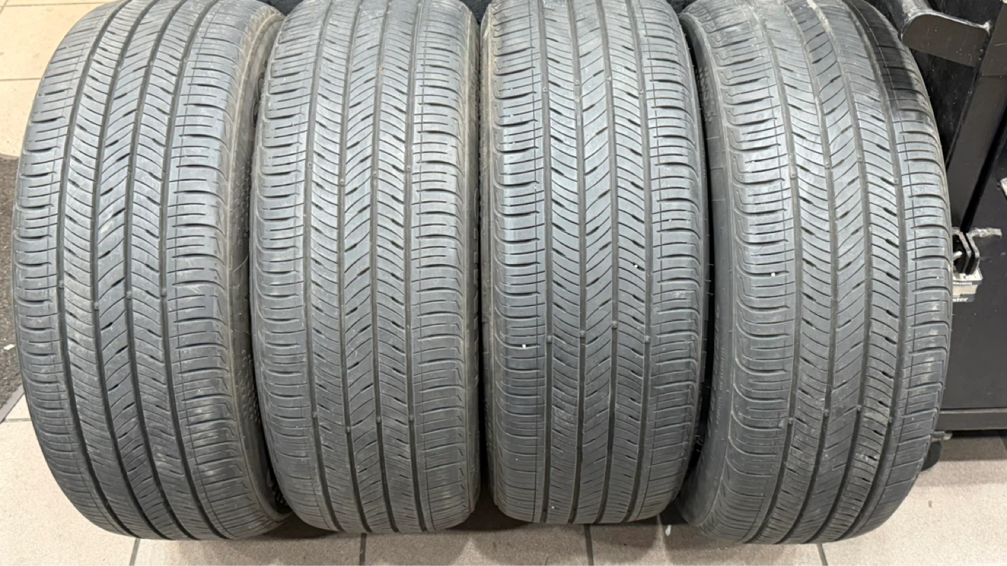 For Sale: Set of 4 Kumho Solus Summer Tires – 215/55R17 - photo 4
