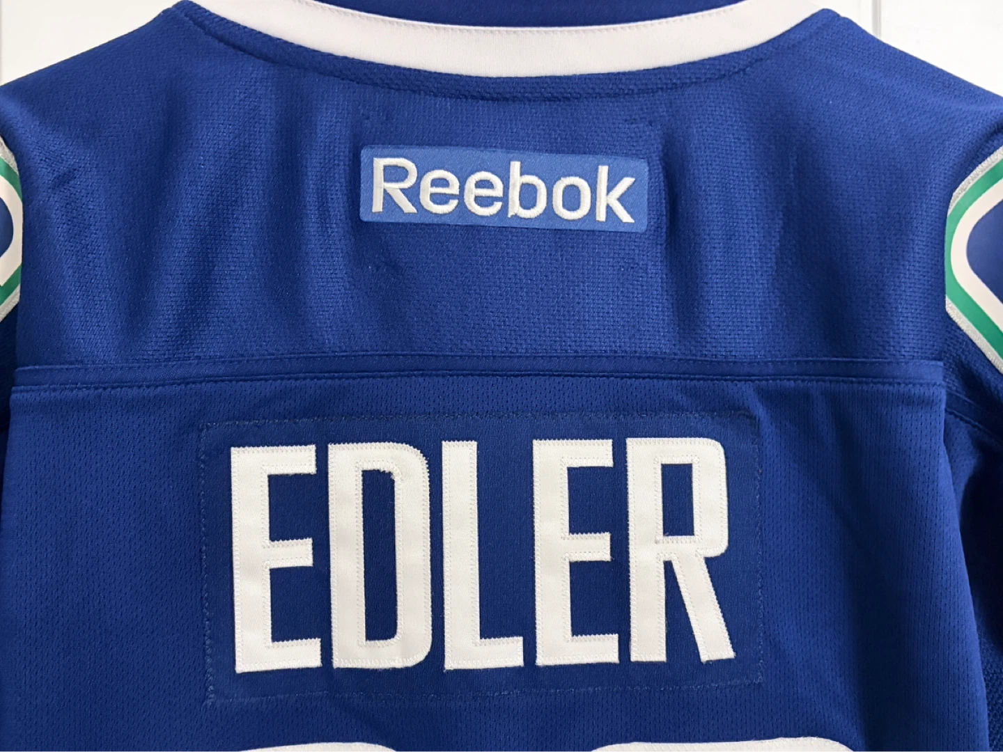 Authentic Reebok Vancouver Canucks Alex Edler Jersey XL - photo 3