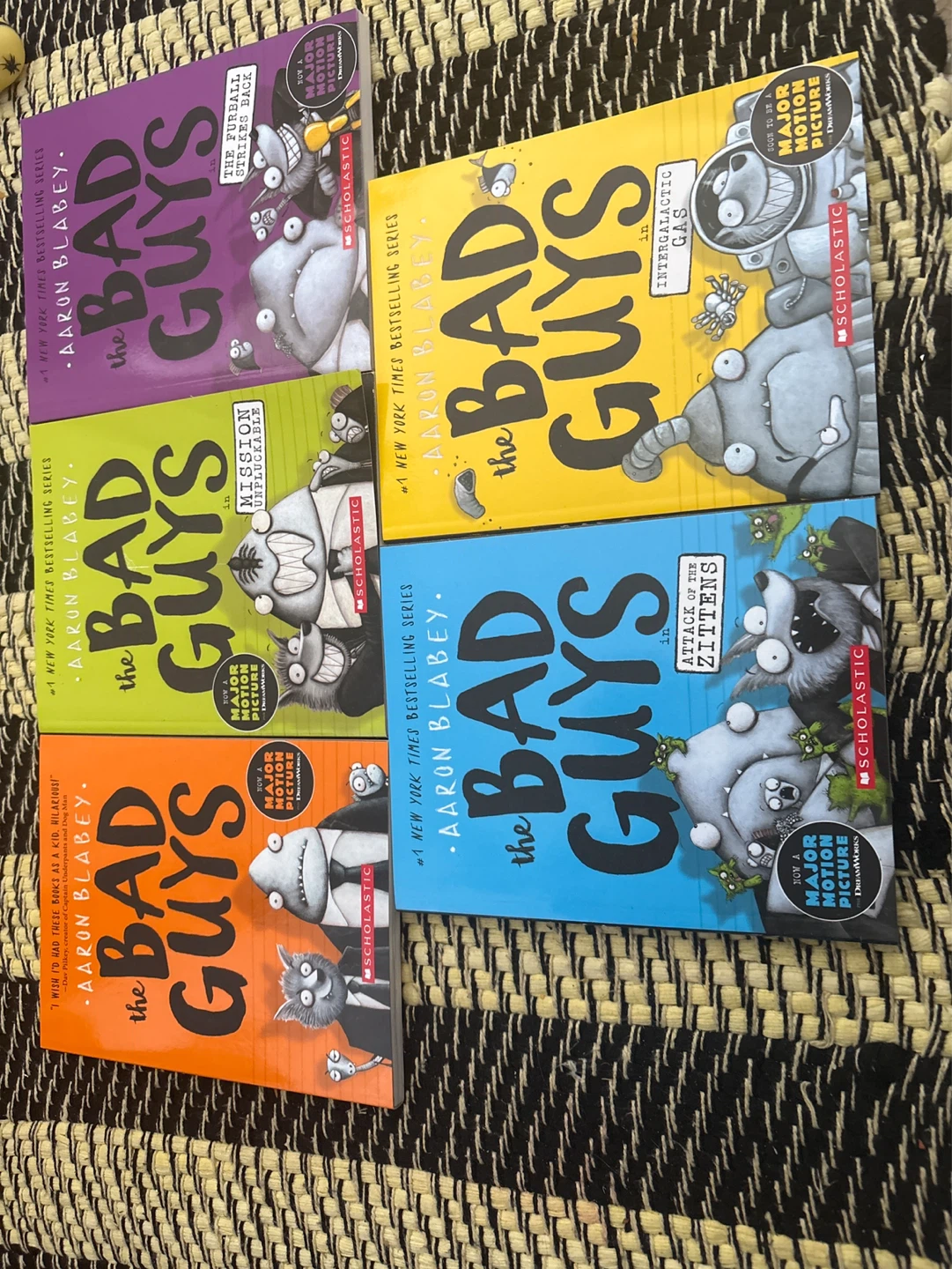 The Bad Guys Book Set (Books 1-5) by Aaron Blabey - photo 3