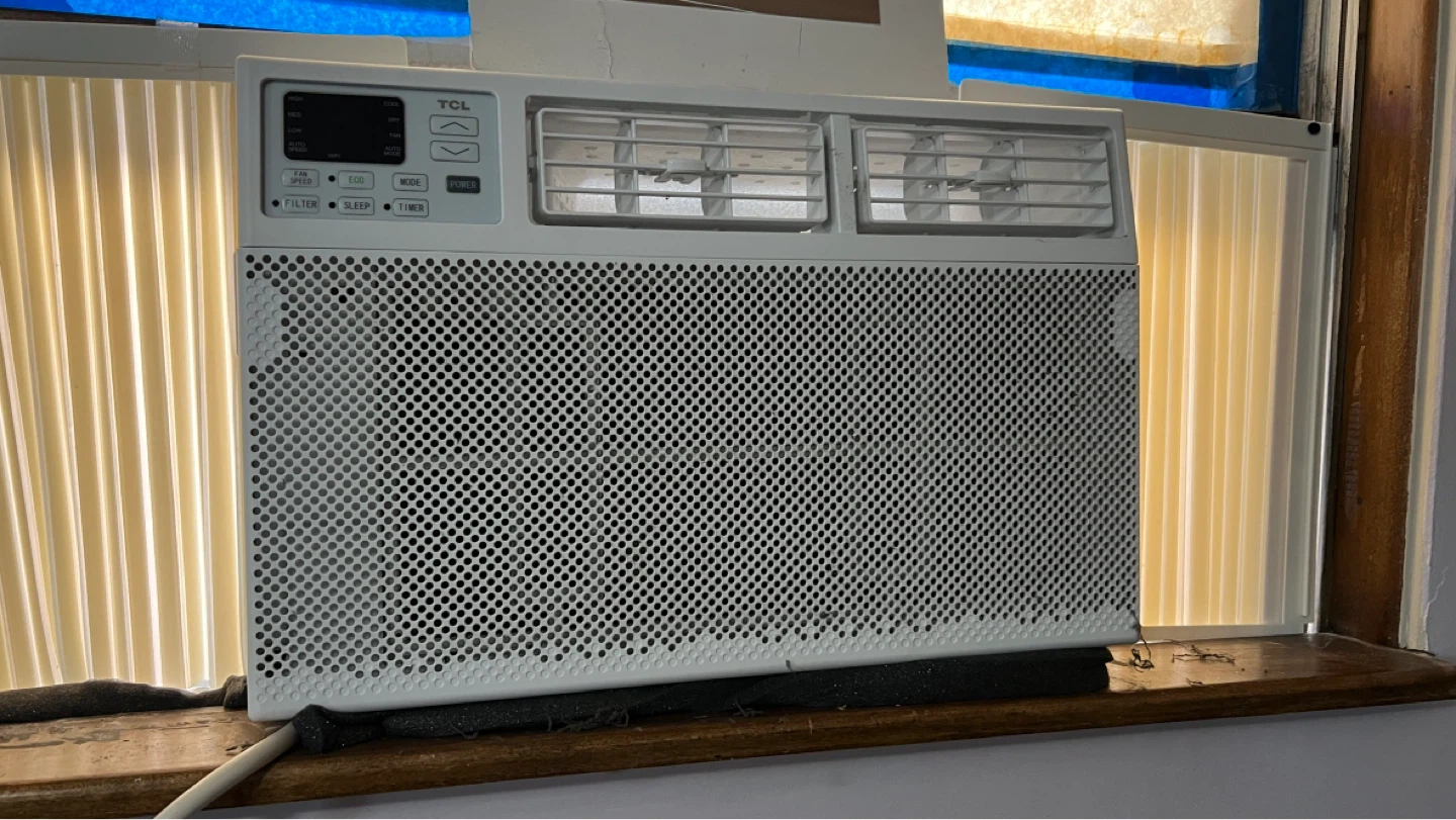 TCL 10,000 BTU Smart Window Air Conditioner - photo 3
