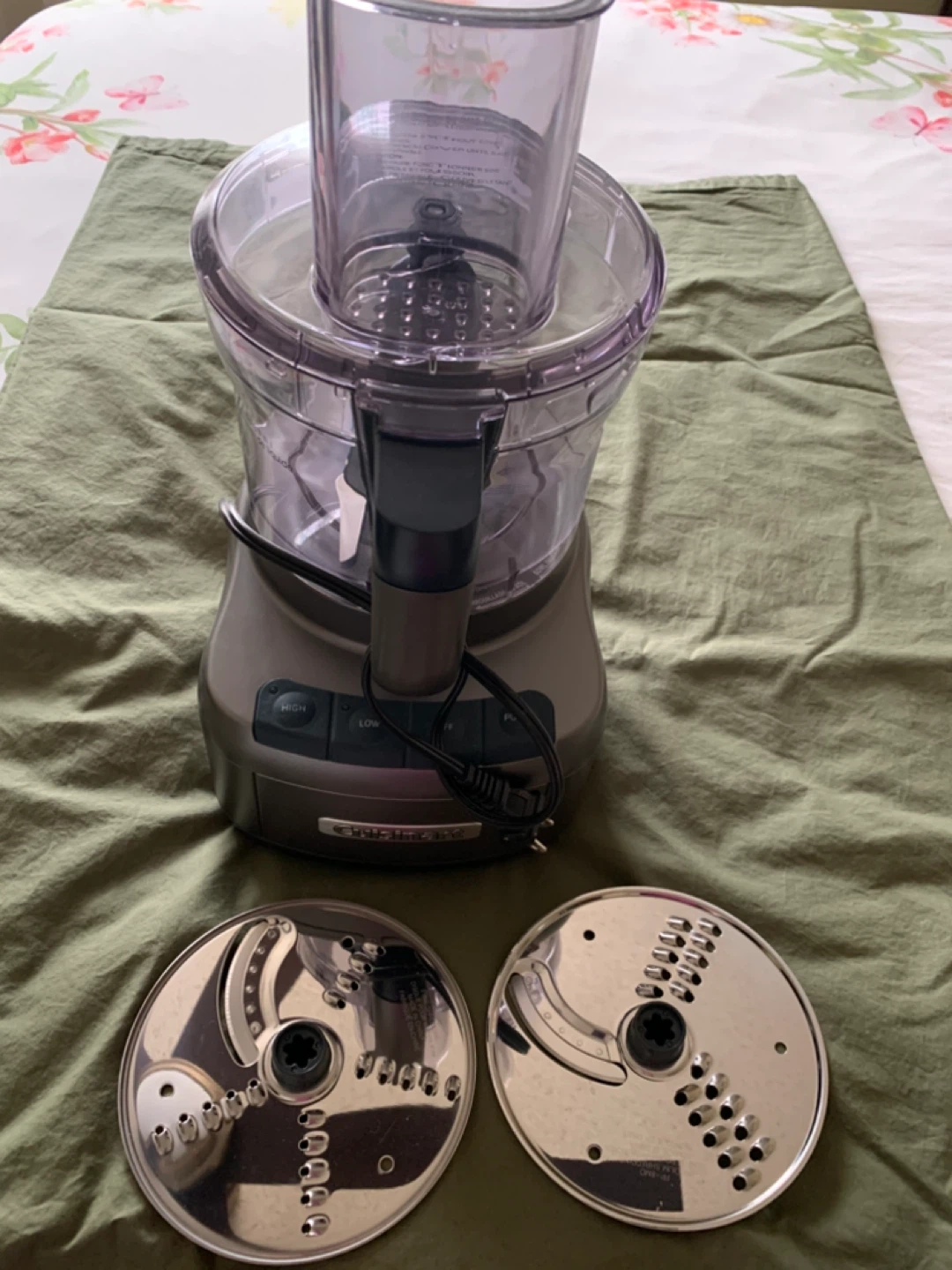 Cuisinart Food Processor - photo 2