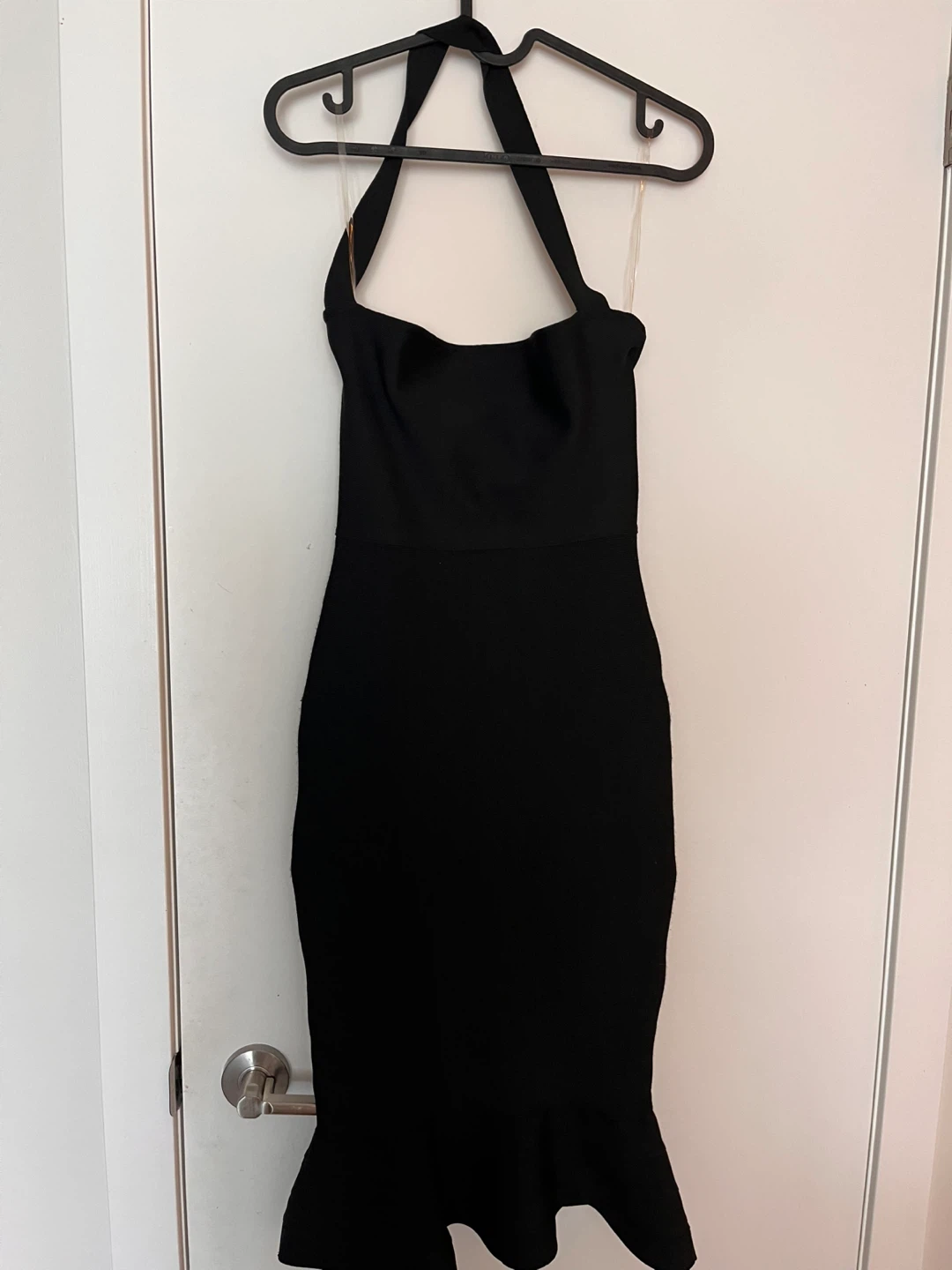 Chelsea black bodycon midi dress with halter neck - photo 4