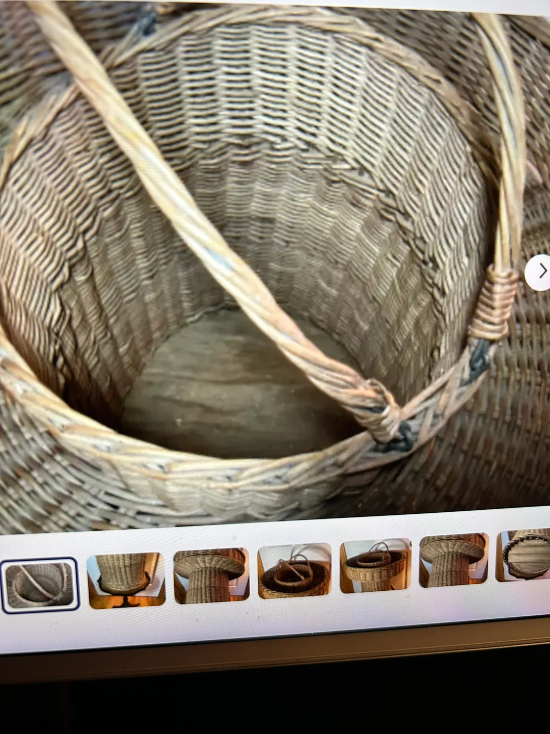 Ant/Victorian Wicker Harvest Basket w Wood Bottom 🐞 - photo 3