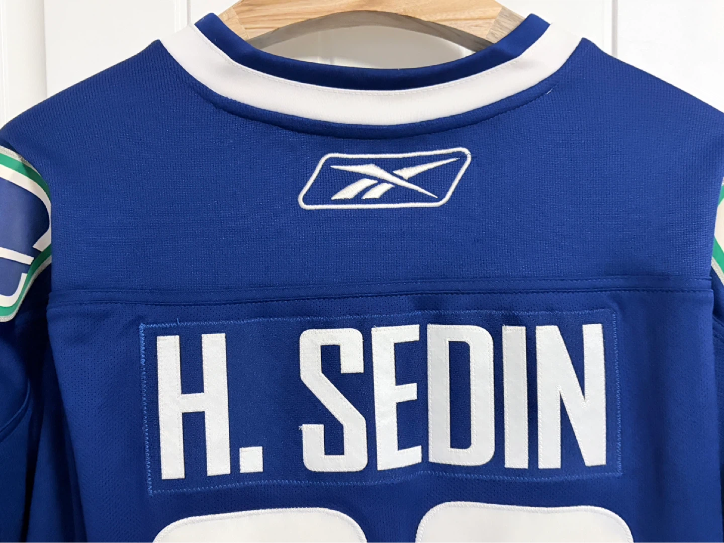 Authentic Reebok Vancouver Canucks Henrick Sedin Jersey Large - photo 3