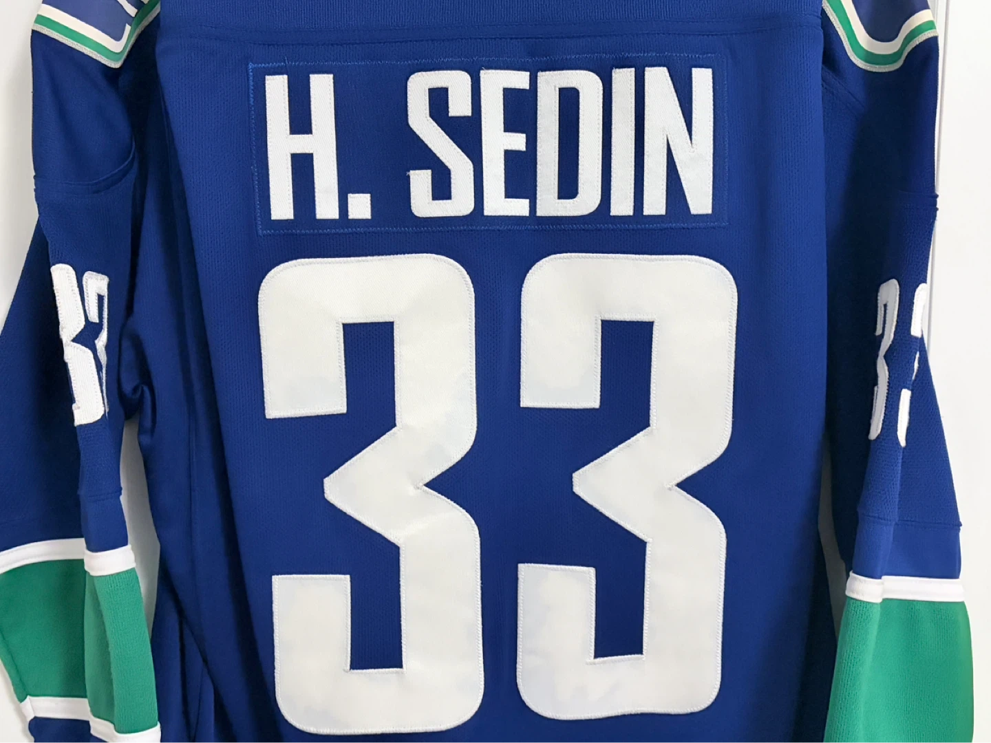 Authentic Reebok Vancouver Canucks Henrick Sedin Jersey Large - photo 2