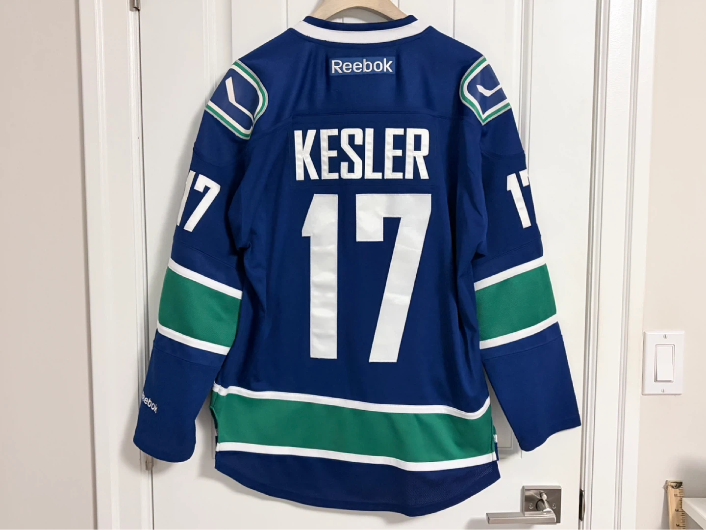 Authentic Reebok Vancouver Canucks Ryan Kesler Jersey Size Small