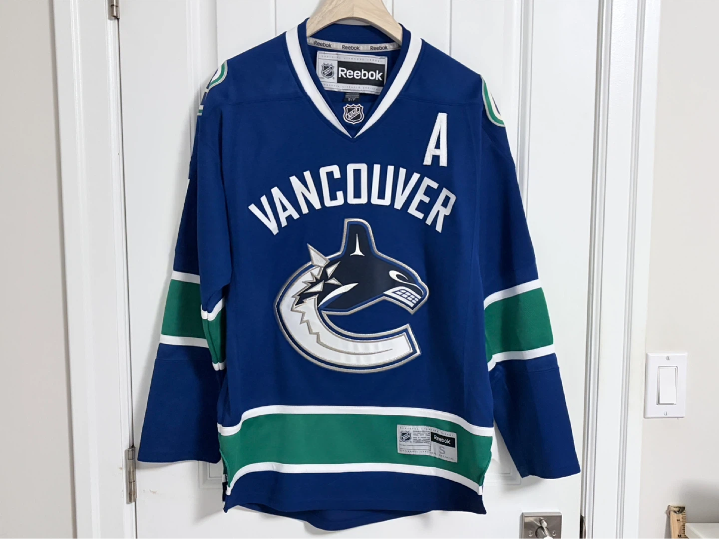 Authentic Reebok Vancouver Canucks Ryan Kesler Jersey Size Small - photo 4