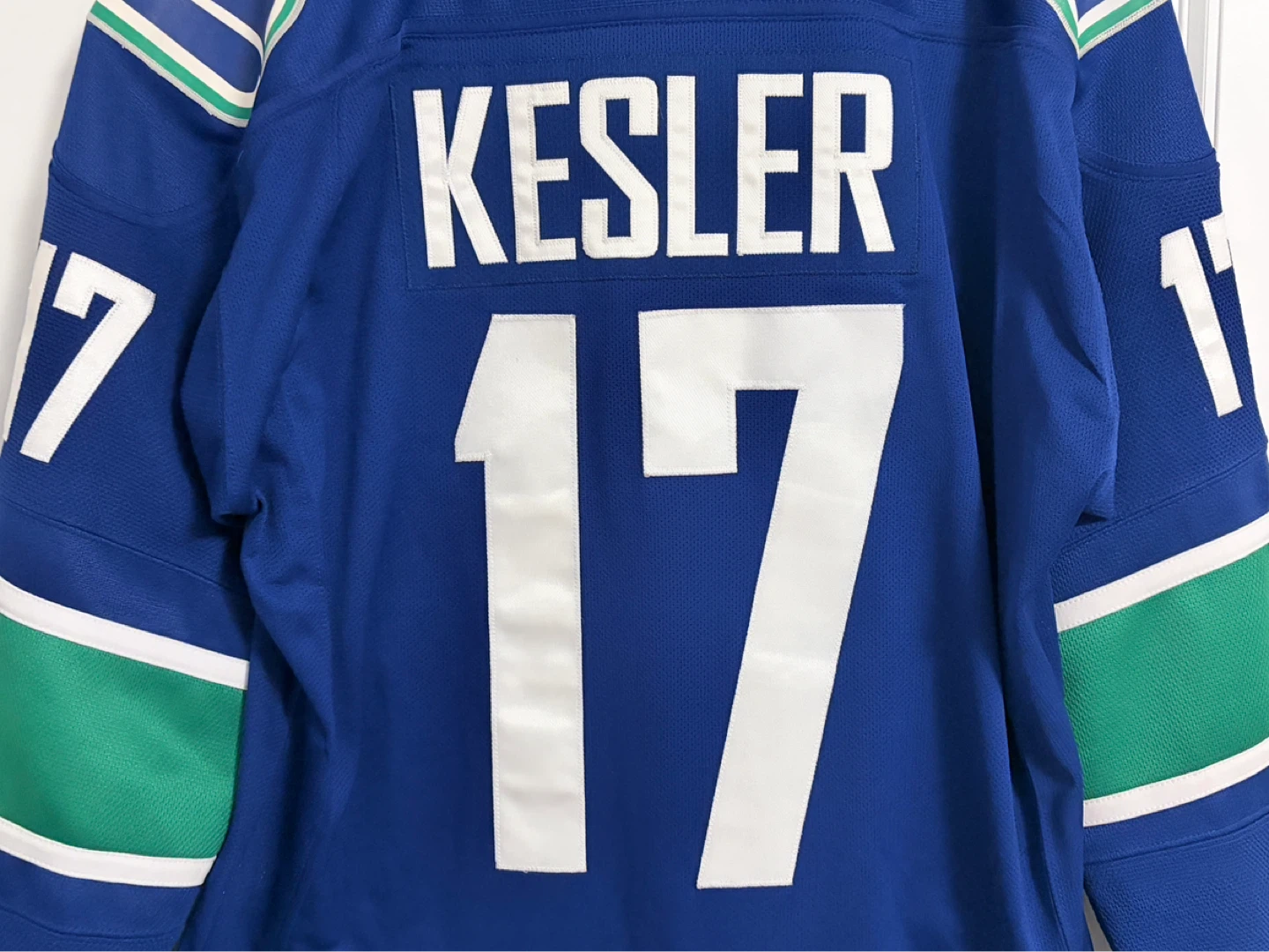 Authentic Reebok Vancouver Canucks Ryan Kesler Jersey Size Small - photo 2