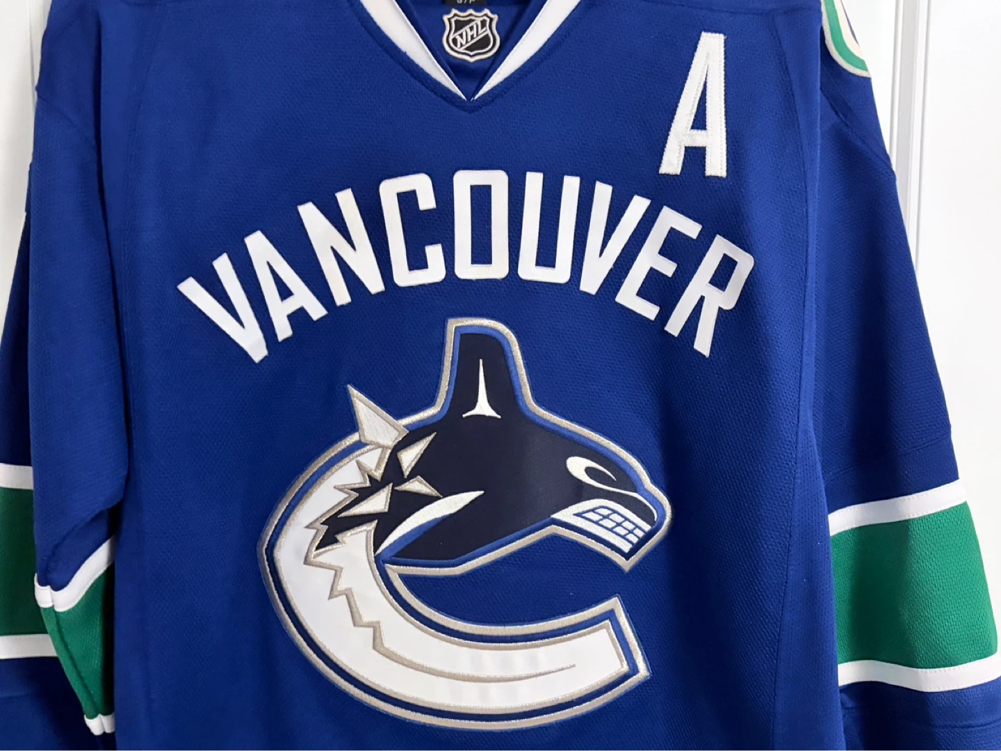 Authentic Reebok Vancouver Canucks Ryan Kesler Jersey Size Small - photo 5