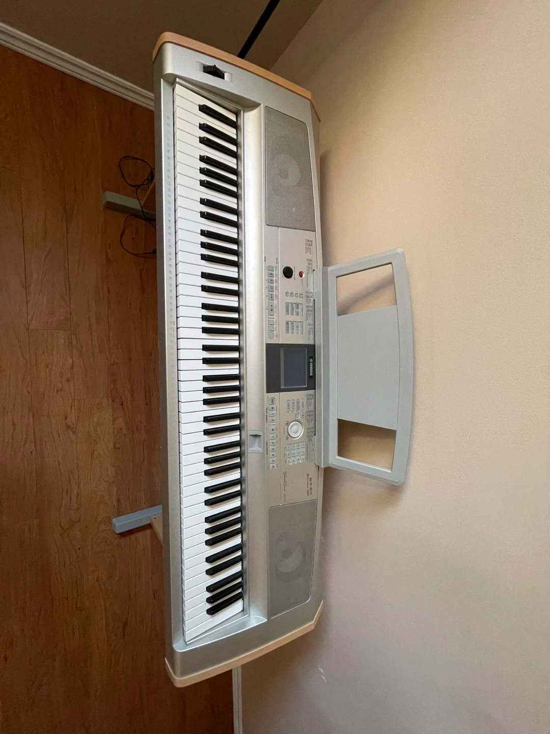 Yamaha DGX-505 Portable Grand Piano