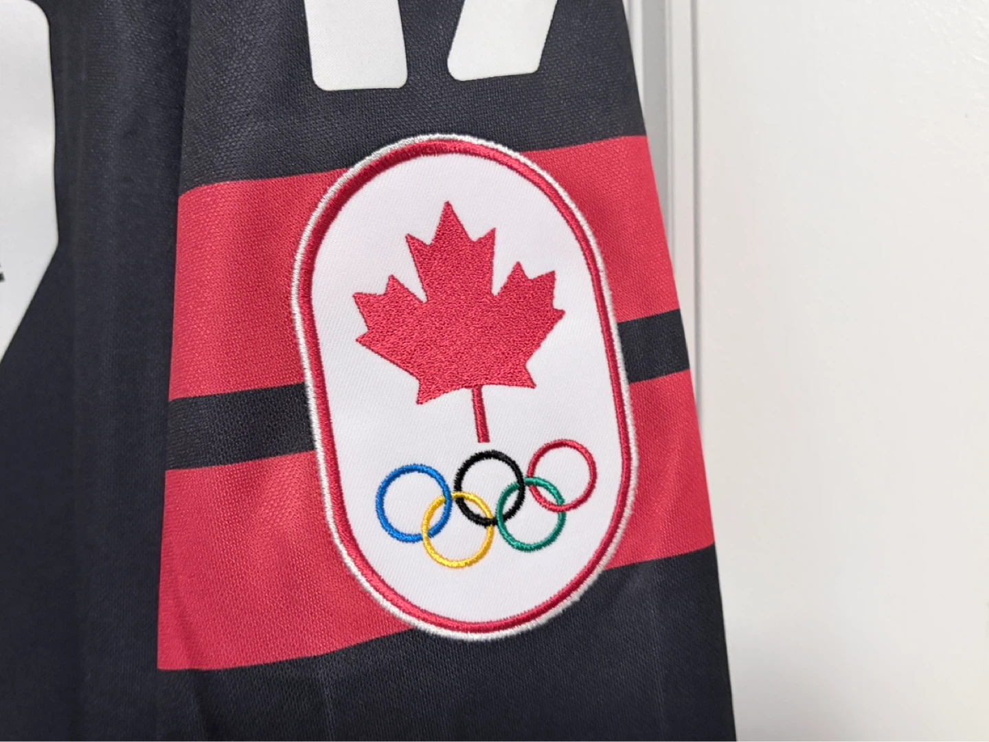 BNWT Authentic Bauer 2026 Canada Celebrini Black Jersey 2XL - photo 4